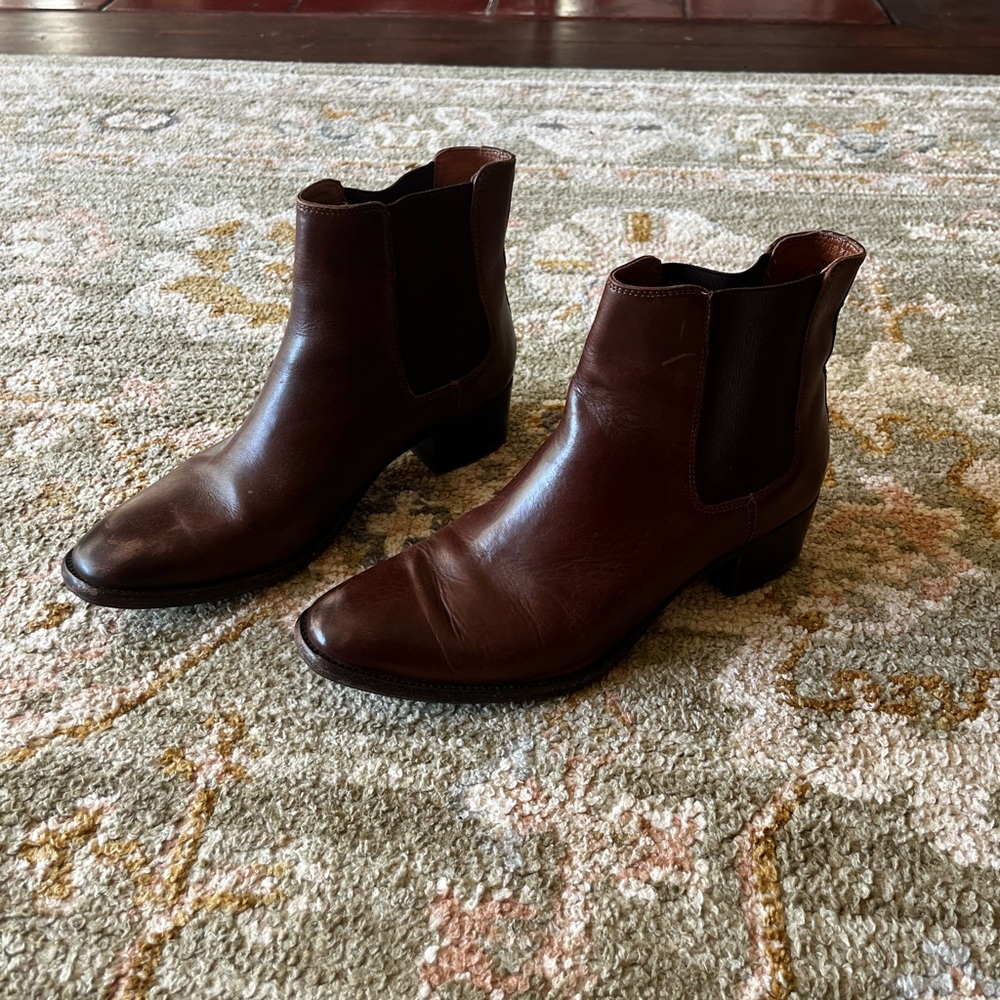 Frye Chelsea Ankle boot